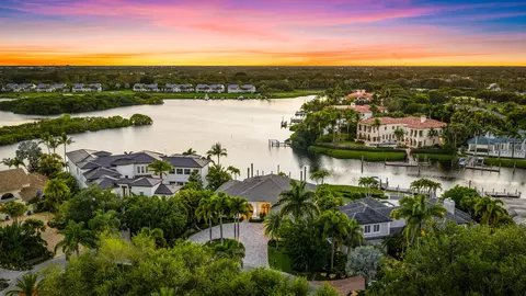 121 Commodore Dr, Jupiter, FL 33477