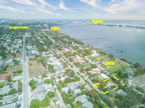 1118 S Palmway, Lake Worth, FL 33460