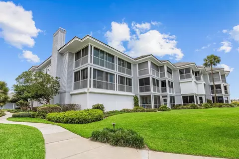 1903 Bay Rd #206, Vero Beach, FL 32963