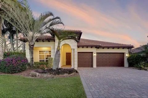 124 Casa Cir, Jupiter, FL 33458