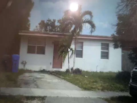 3751 SW 46th Ave, West Park, FL 33023