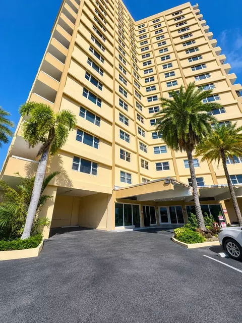 1200 Hibiscus Ave #806, Pompano Beach, FL 33062