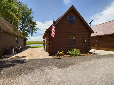 Exterior - 8348 Us-441, Okeechobee, FL 34974 photo 2 of 8