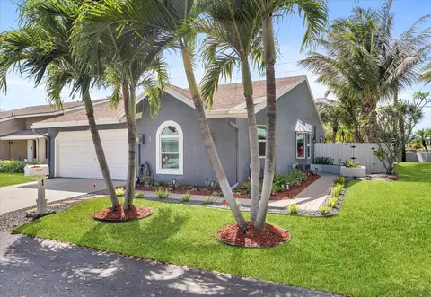 1 Hawthorne Ln, Boynton Beach, FL 33426