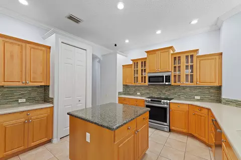 Kitchen - 19189 Tamara Ln, Jupiter, FL 33458 photo 3 of 5