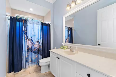 Bath - 19189 Tamara Ln, Jupiter, FL 33458 photo 3 of 3