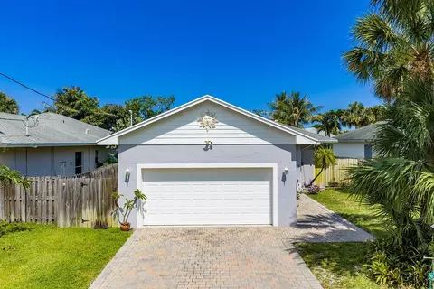 17664 Cinquez Park Rd W, Jupiter, FL 33458