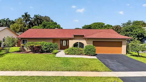 20876 Sugarloaf Ln, Boca Raton, FL 33428
