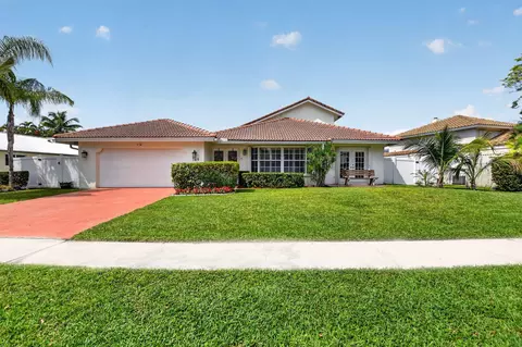 749 Camino Lakes Cir, Boca Raton, FL 33486