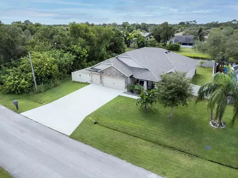 1662 SE North Blackwell Dr, Port Saint Lucie, FL 34952