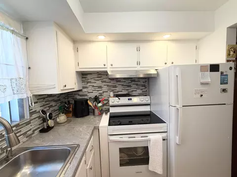 228 Canterbury J, West Palm Beach, FL 33417