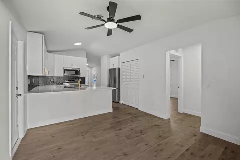 Entry Way - 945 SE Forrest Park Dr, Stuart, FL 34994 photo 1 of 1