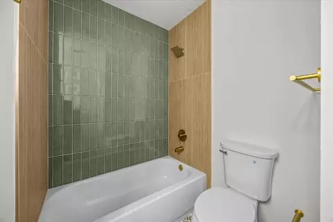 Bath - 945 SE Forrest Park Dr, Stuart, FL 34994 photo 3 of 3
