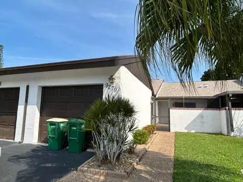 9279 Wedgewood Dr #B20, Tamarac, FL 33321