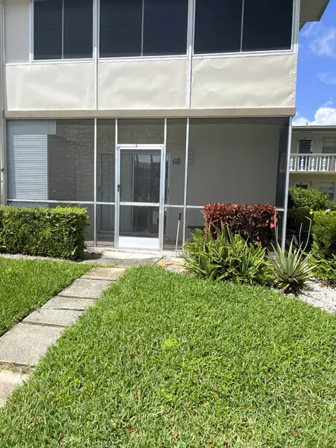 52 Dorchester, West Palm Beach, FL 33417