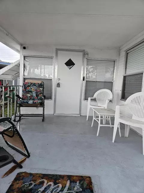 8550 SW 20th St, Davie, FL 33324