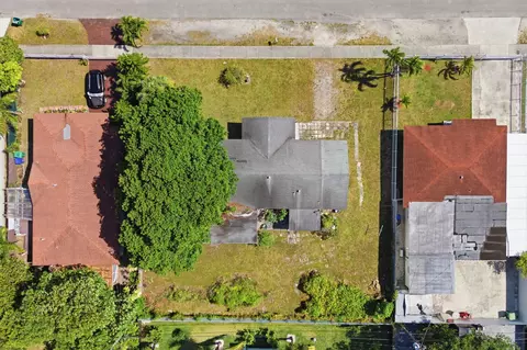 1129 NW 105th St, Miami, FL 33150