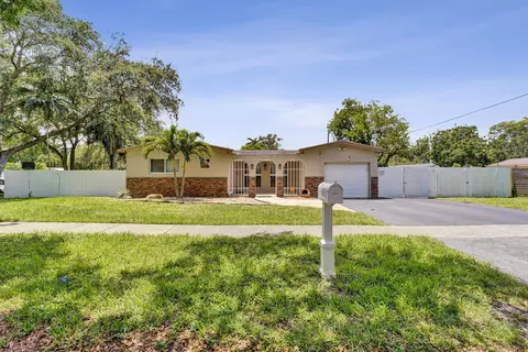 9101 SW 52nd Ct, Cooper City, FL 33328