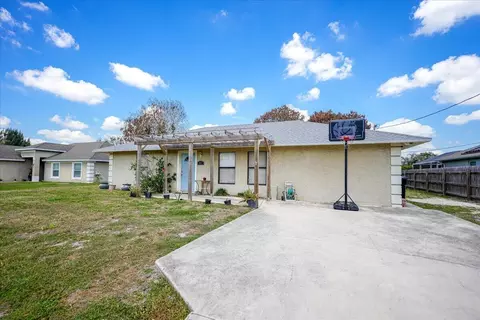 667 SE Faith Ter, Port Saint Lucie, FL 34983