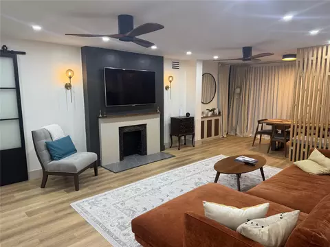 3700 Oaks Clubhouse Dr #103, Pompano Beach, FL 33069