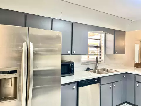 Kitchen - 3856 SW 11th Ave, Okeechobee, FL 34974 photo 3 of 4