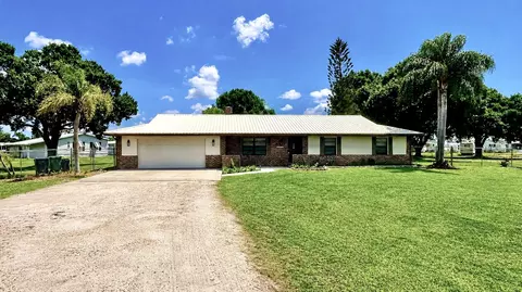 Exterior - 3856 SW 11th Ave, Okeechobee, FL 34974 photo 2 of 8