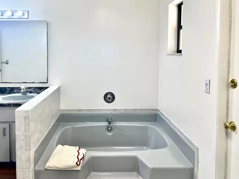 Bath - 3856 SW 11th Ave, Okeechobee, FL 34974 photo 3 of 6