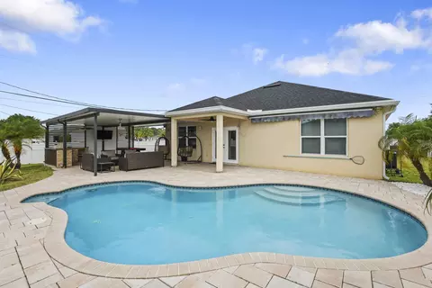 275 SW Tulip Blvd, Port Saint Lucie, FL 34953
