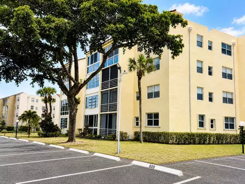 2831 Somerset Dr #305, Lauderdale Lakes, FL 33311