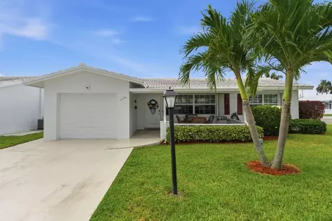 2398 SW 9th Ave N, Boynton Beach, FL 33426