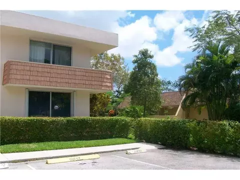 4031 N Cypress Dr #101, Pompano Beach, FL 33069