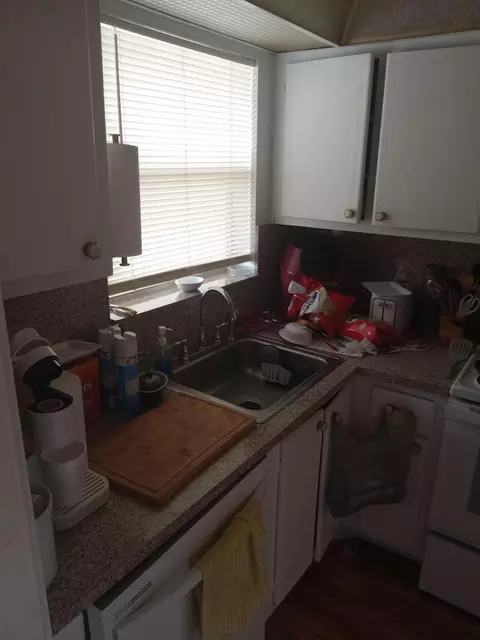 2901 E Sunrise Lakes Dr E #202, Sunrise, FL 33322