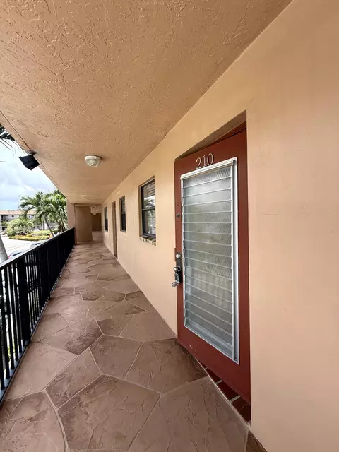 10300 NW 30th Ct #210, Sunrise, FL 33322