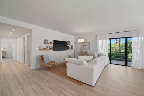 11355 Pond View Dr #D104, Wellington, FL 33414