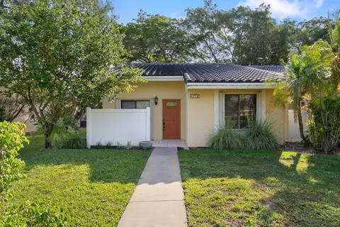 6779 Bridlewood Ct, Boca Raton, FL 33433