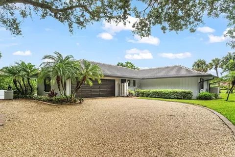 10158 SE Acorn Way, Jupiter, FL 33469