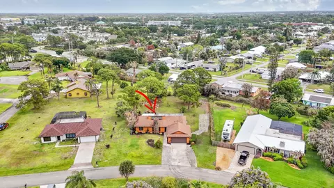 View/Area - 5589 SE Paramount Dr, Stuart, FL 34997 photo 3 of 6