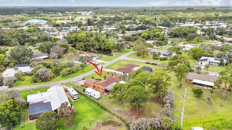 View/Area - 5589 SE Paramount Dr, Stuart, FL 34997 photo 4 of 6