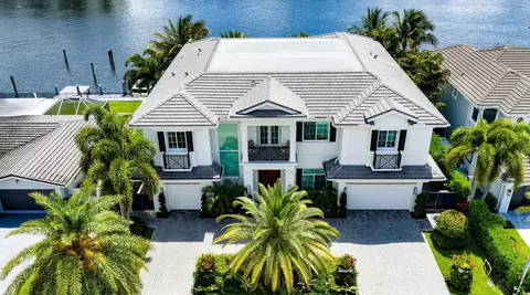 7212 NE 8th Dr, Boca Raton, FL 33487