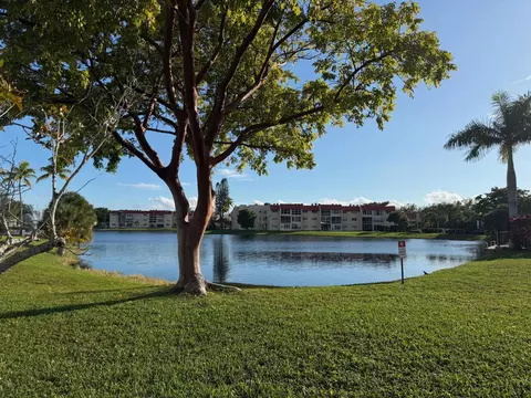 2950 Sunrise Lakes Dr W #305, Sunrise, FL 33322