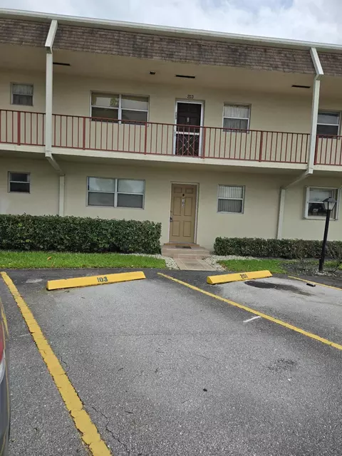 103 Oxford 400, West Palm Beach, FL 33417