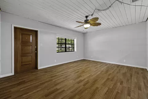 Living - 536 SE 16th Ave, Okeechobee, FL 34974 photo 1 of 4