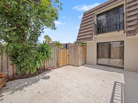 1921 19th Ct, Jupiter, FL 33477 photo 3