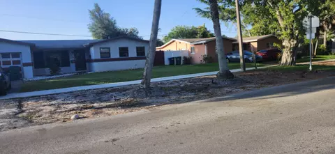 4841 NW 19th St, Lauderhill, FL 33313