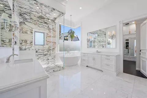 Bath - 386 Eagle Dr, Jupiter, FL 33477 photo 3 of 4