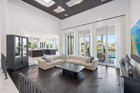 Living - 386 Eagle Dr, Jupiter, FL 33477 photo 2 of 3