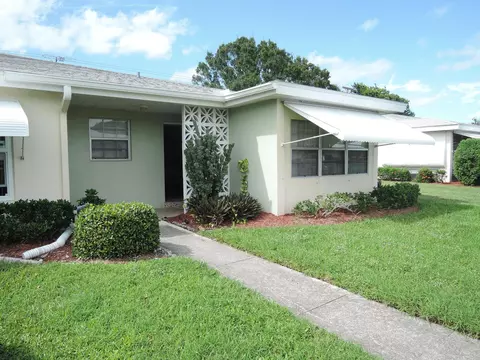 115 Lakes End Dr #D, Fort Pierce, FL 34982