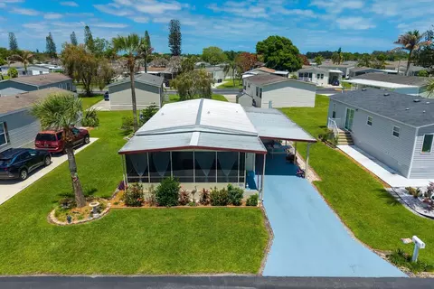 69 Manor Dr, Fort Pierce, FL 34982
