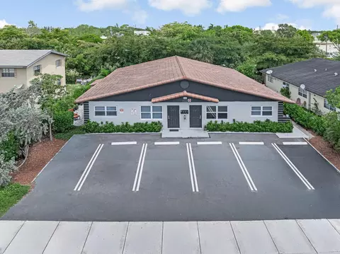 7521 NW 44th Ct, Coral Springs, FL 33065