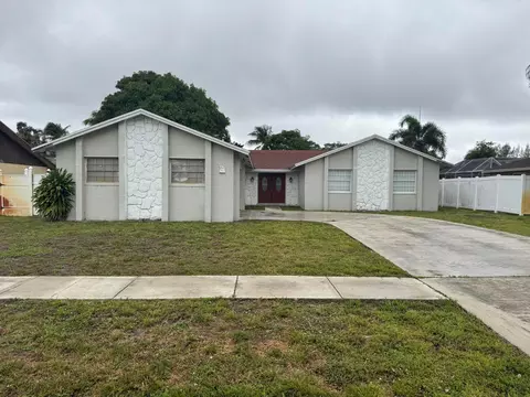 589 Cashiers Dr, West Palm Beach, FL 33413